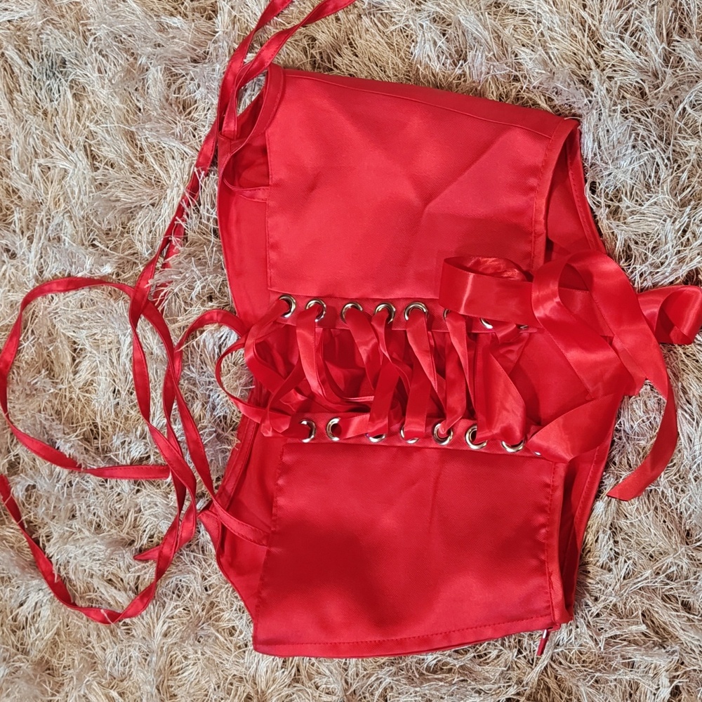 Red Bodice - Picture 2 of 4